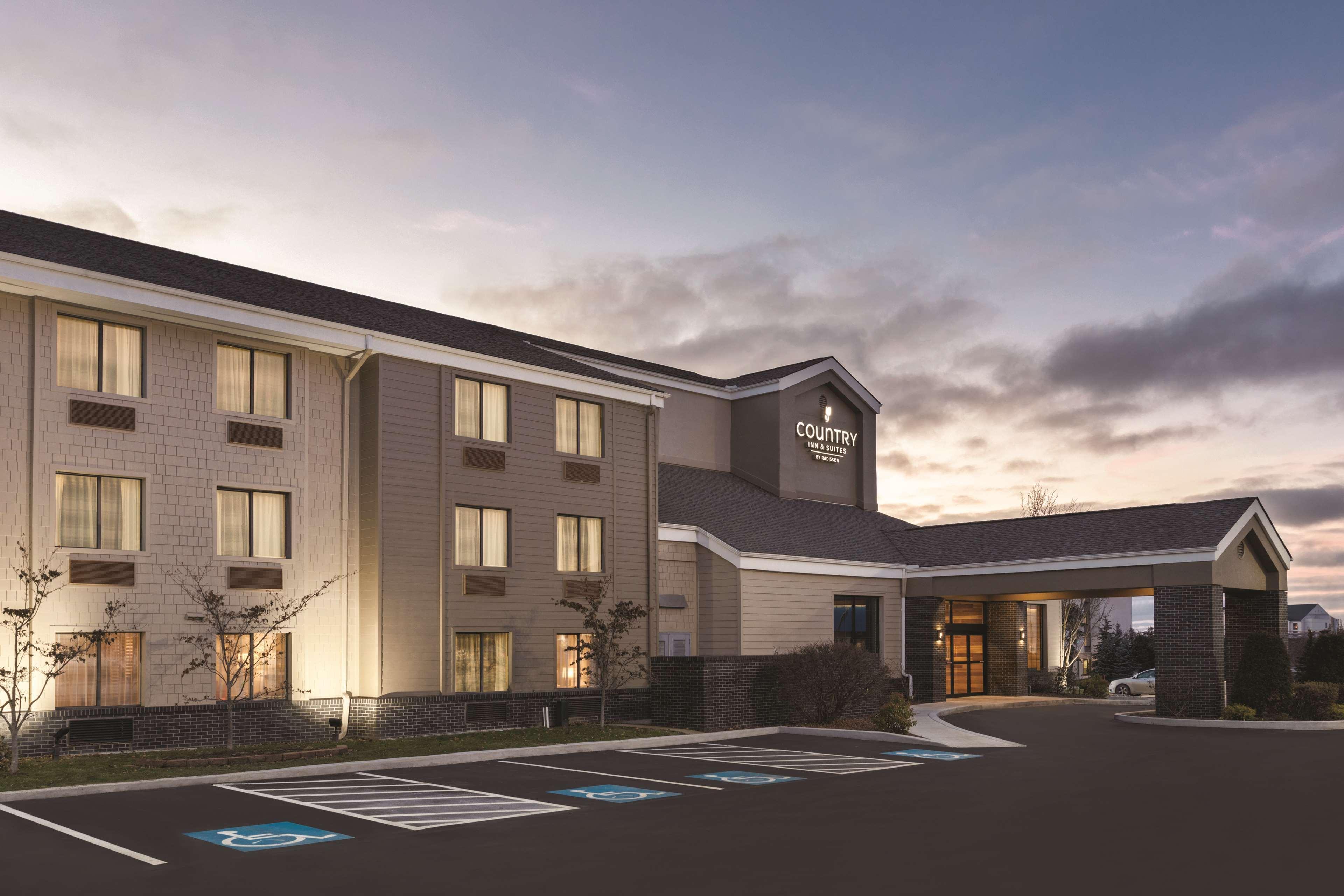 Country Inn & Suites By Radisson, Erie, Pa Kearsarge Bagian luar foto