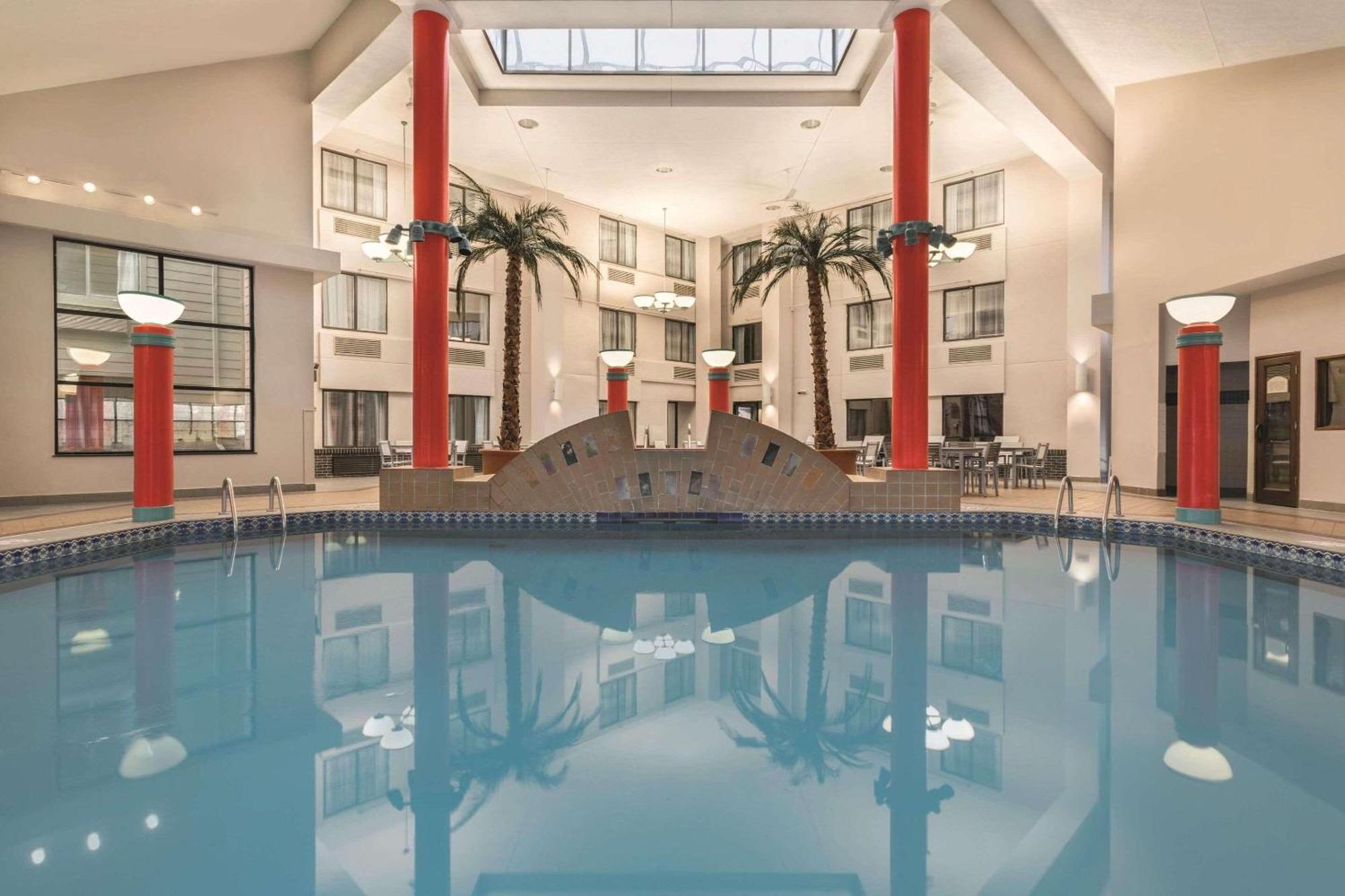 Country Inn & Suites By Radisson, Erie, Pa Kearsarge Bagian luar foto