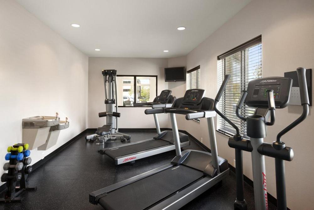 Country Inn & Suites By Radisson, Erie, Pa Kearsarge Bagian luar foto